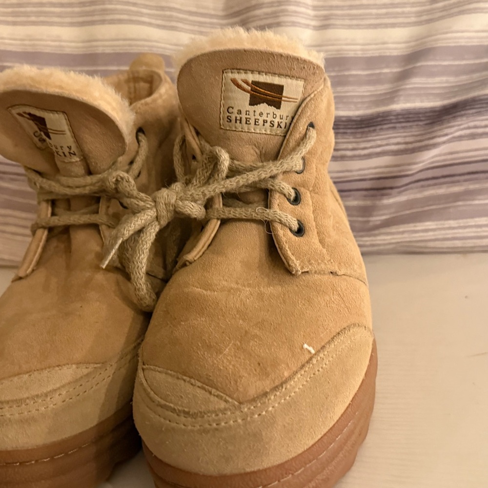 ✨RARE ✨Canterbury Sheepskin Super-tread Lace-Up Ankle Boots Sand Suede - Picture 11 of 16